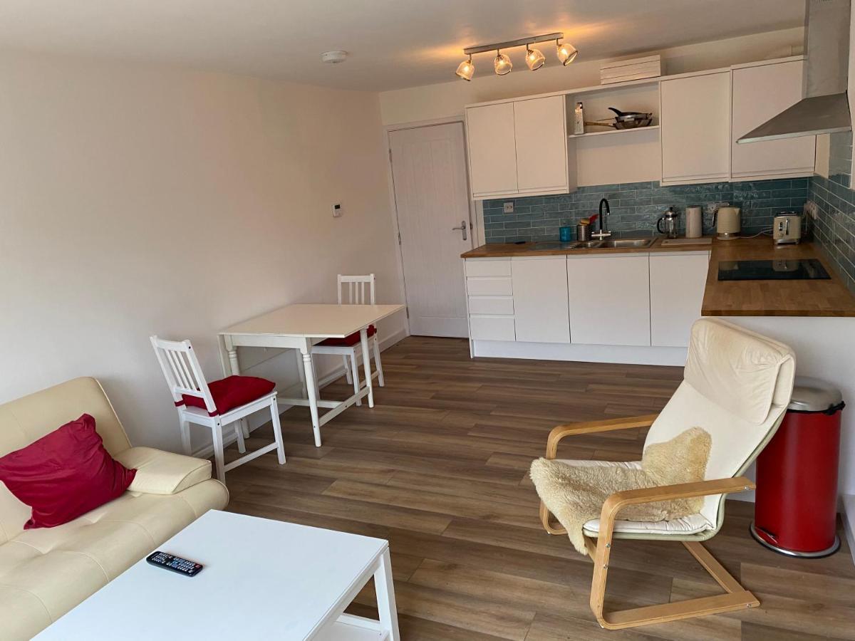Adorable One-Bedroom Flat With Patio Garden. Southwick  Luaran gambar