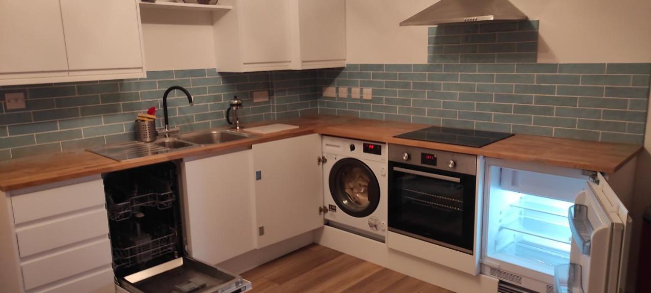 Adorable One-Bedroom Flat With Patio Garden. Southwick  Luaran gambar
