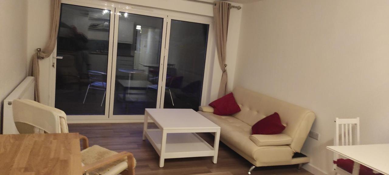 Adorable One-Bedroom Flat With Patio Garden. Southwick  Luaran gambar